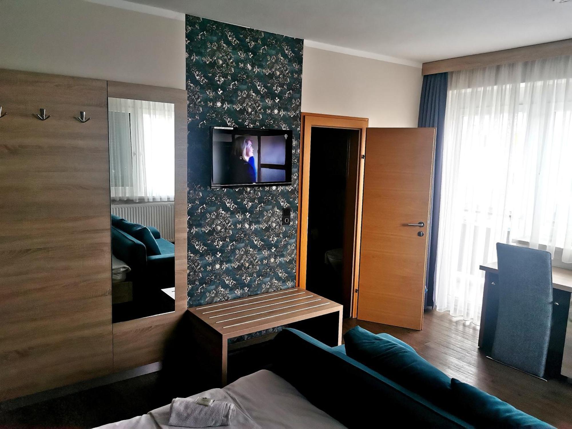 Pension Central Semmering Hotel Room photo